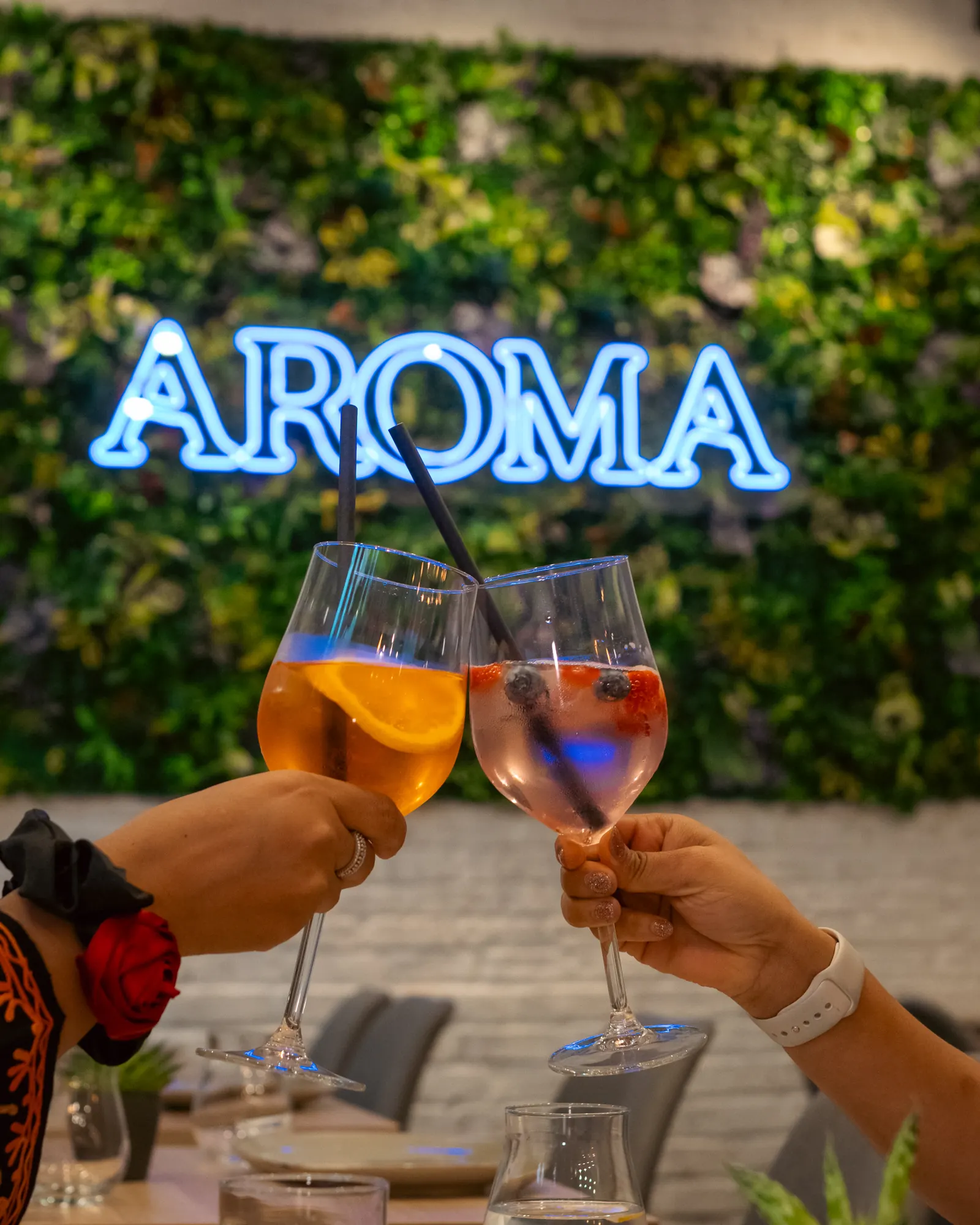 AROMA Neonwand